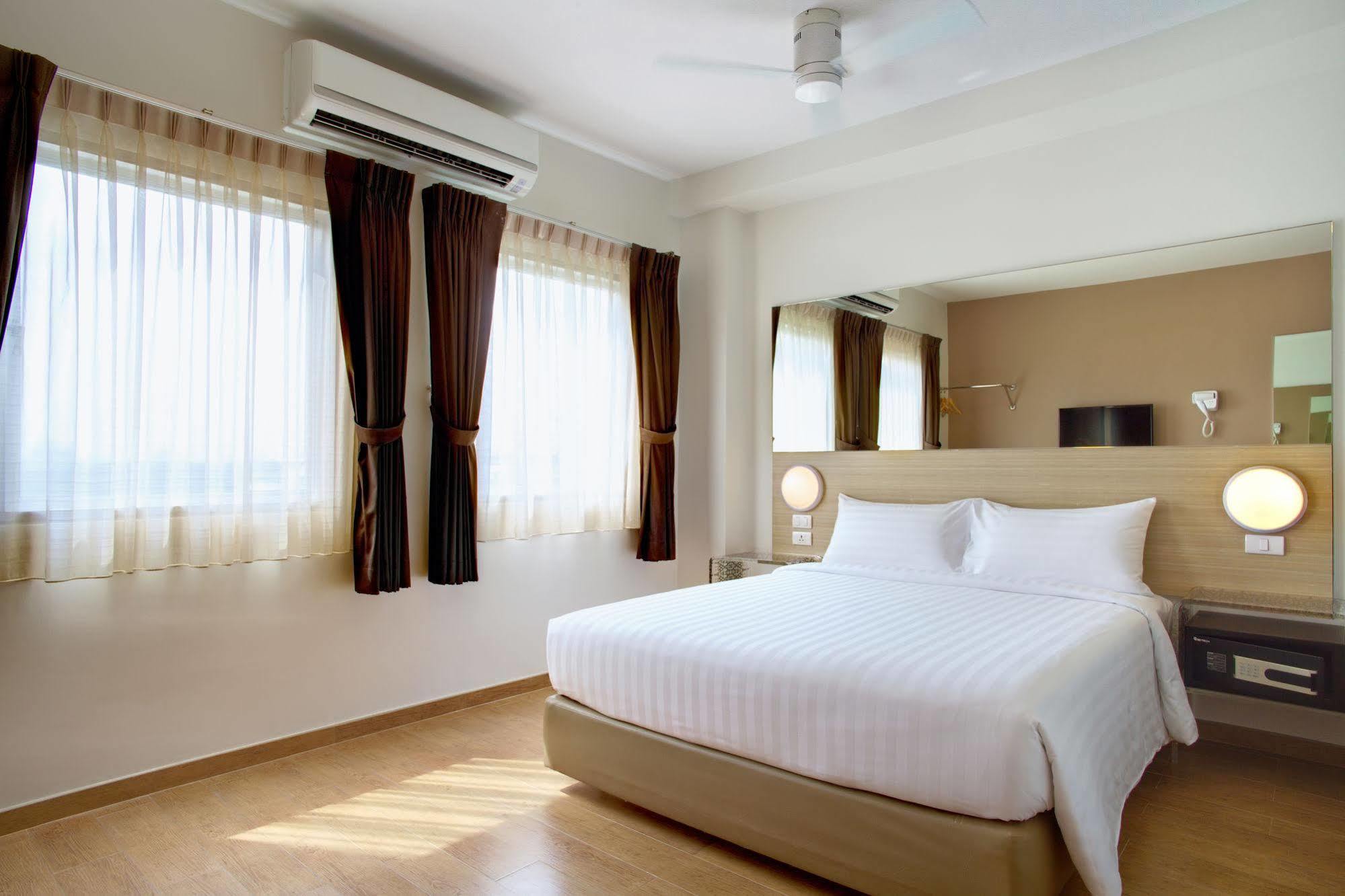 Red Planet Phuket Patong - Sha Extra Plus Buitenkant foto